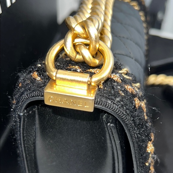 CHANEL Black and Gold tweed lambskin quilted braided jacket BOY flap bag - Picture 4 of 15